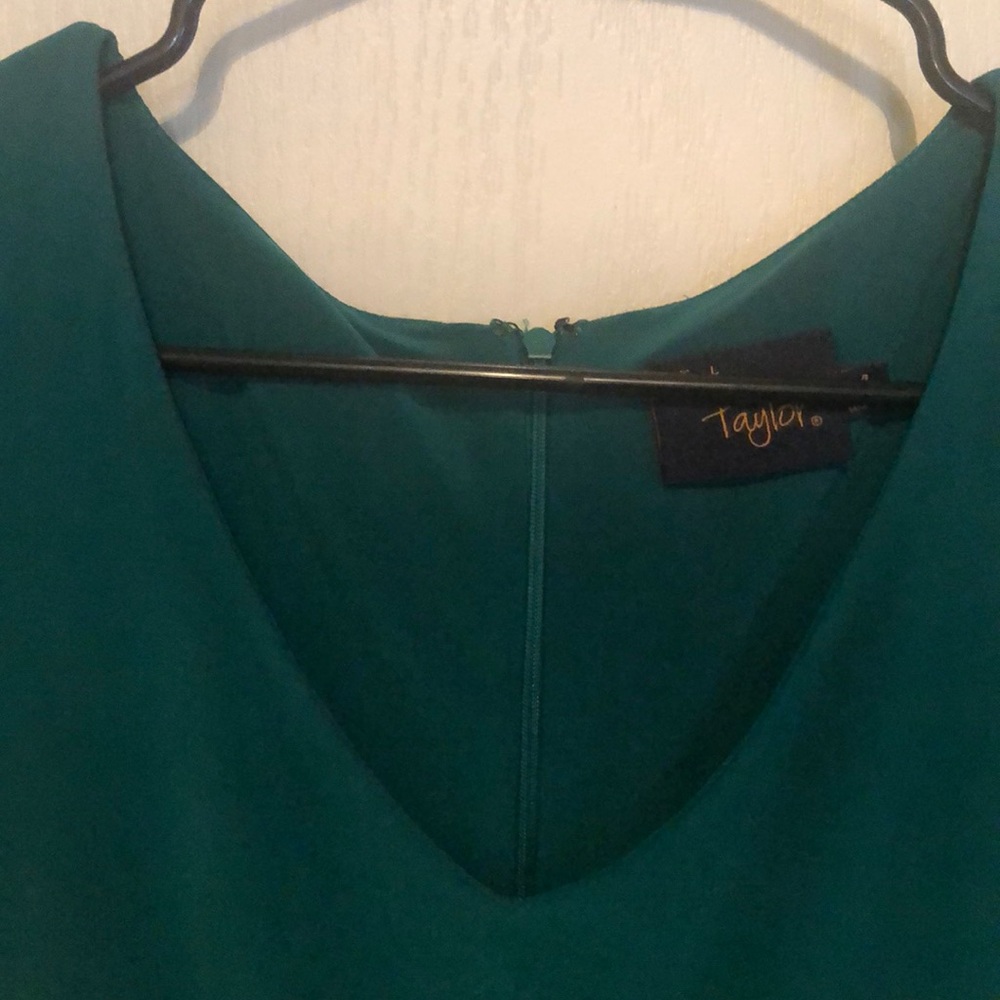 Dress - Picture 6 of 6